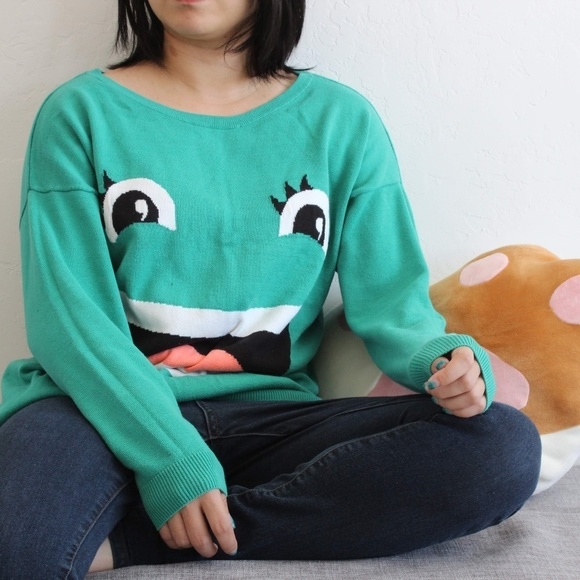 FINAL SALE! PRE-OWNED DIVIDED SWEATER SIZE 8 - Picture 4 of 4